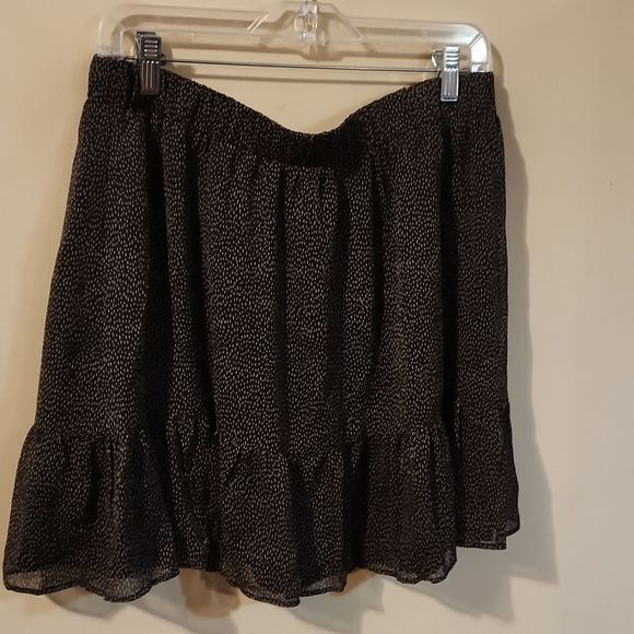 NWOT✨ Loft skirt - Picture 1 of 7